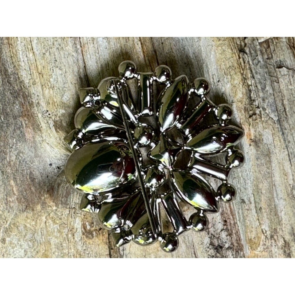 Swarovski Triumphal Crystal Brooch 2013 5030455 - Picture 6 of 6